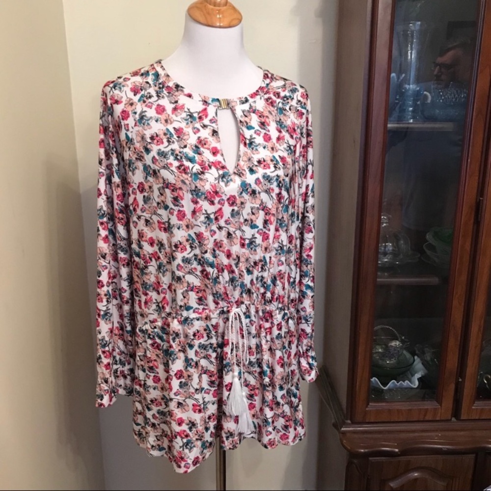 ONE LEFT • Lolo Lucy Floral Top